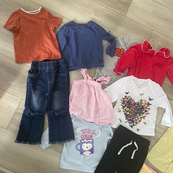 Carter's Girls 12 Month Clothing Bundle 14 pieces - Picture 2 of 8
